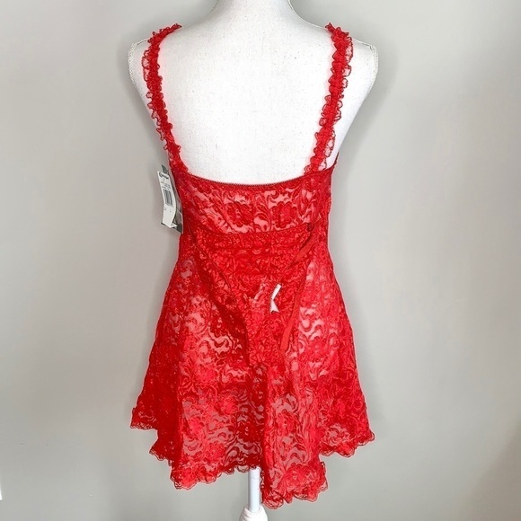 Cinema Etoile Madison Beer Dress in Cherry Red - Picture 5 of 6